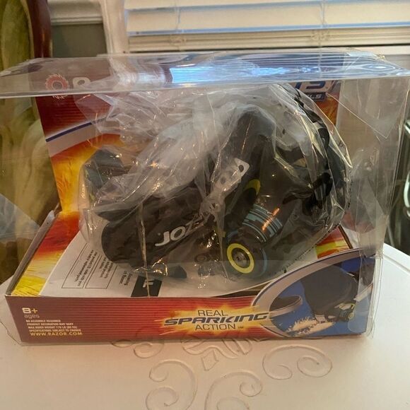 Razor-Jetts/Heel Wheels. Real sparking action. Only worn as a try on in house. - Picture 7 of 9